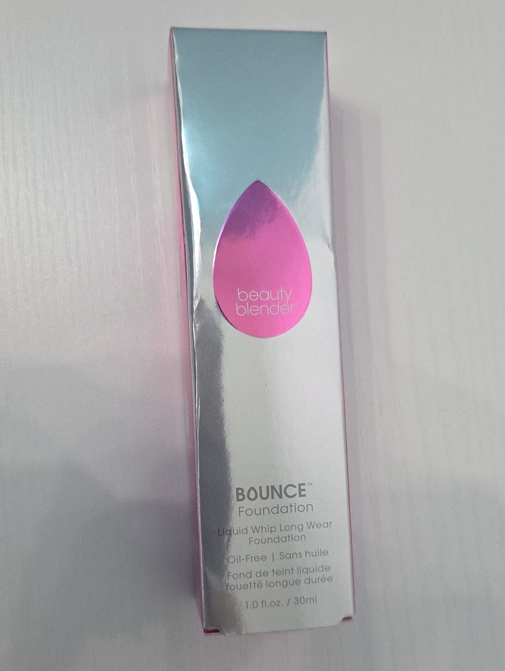 beautyblender Bounce Liquid Foundation - 1.30 W Light Sand